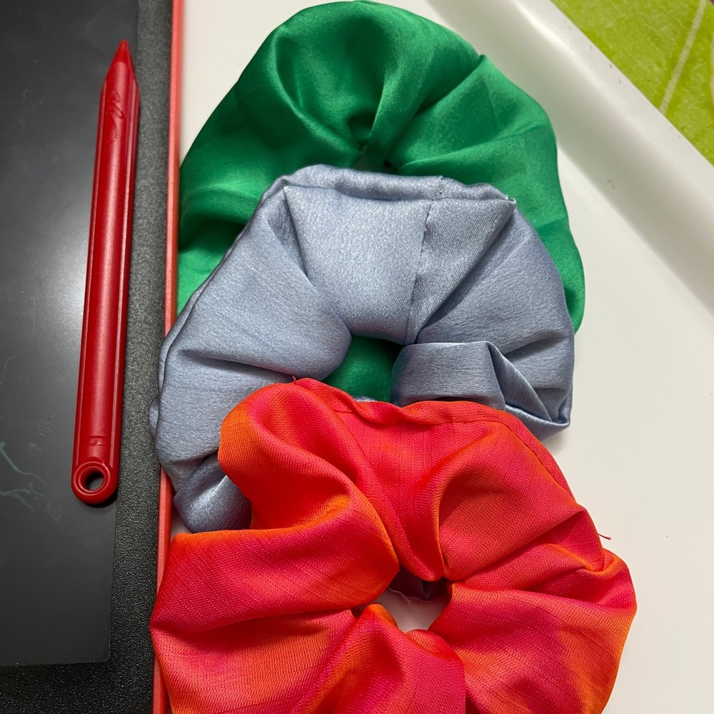 Satin combo scrunchz ❤️ - Picture 1 of 4